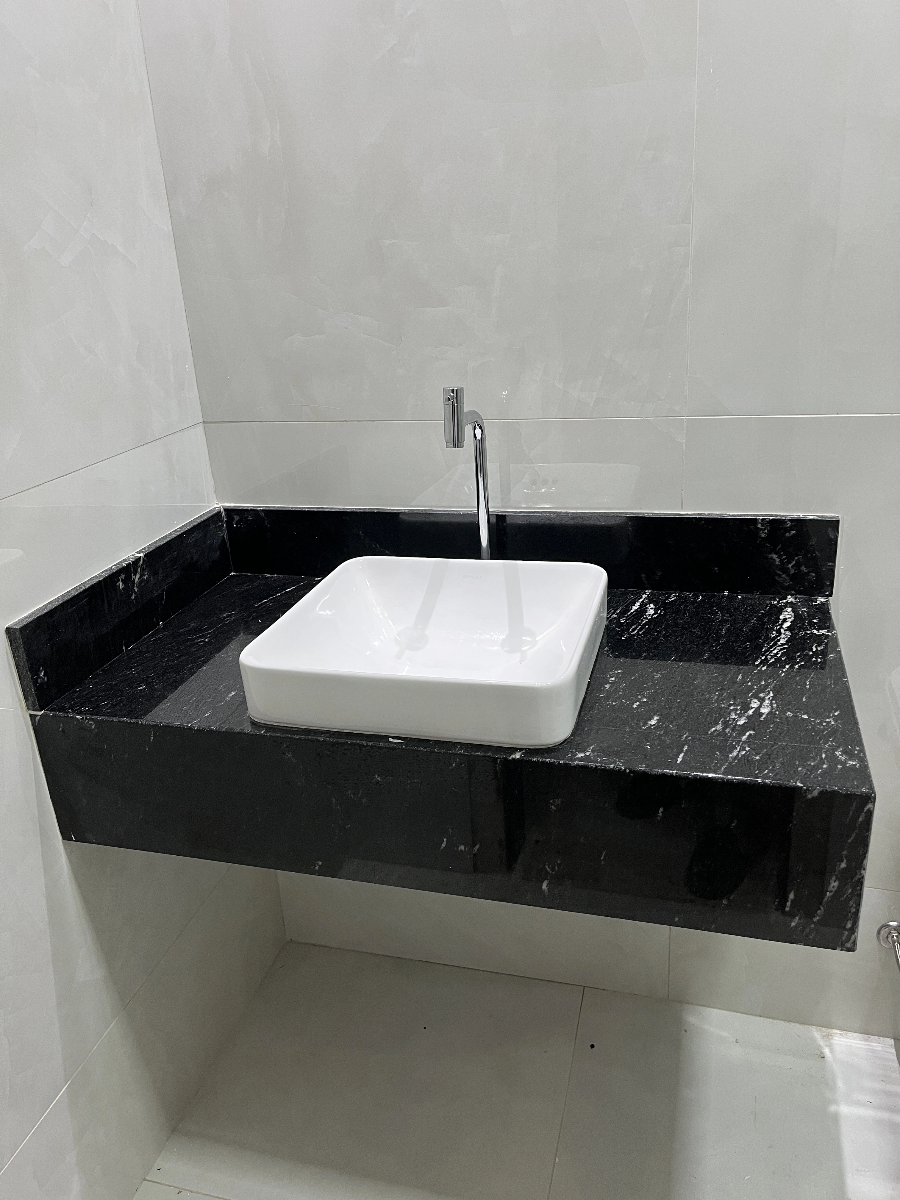 Lavatório em Preto Via Láctea - Imagem 4