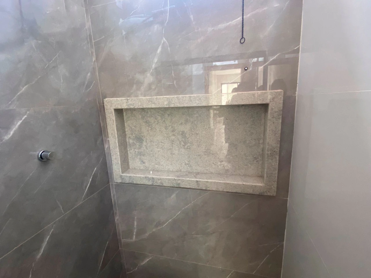 Lavatórios em Granito Branco Itaúnas - Imagem 2